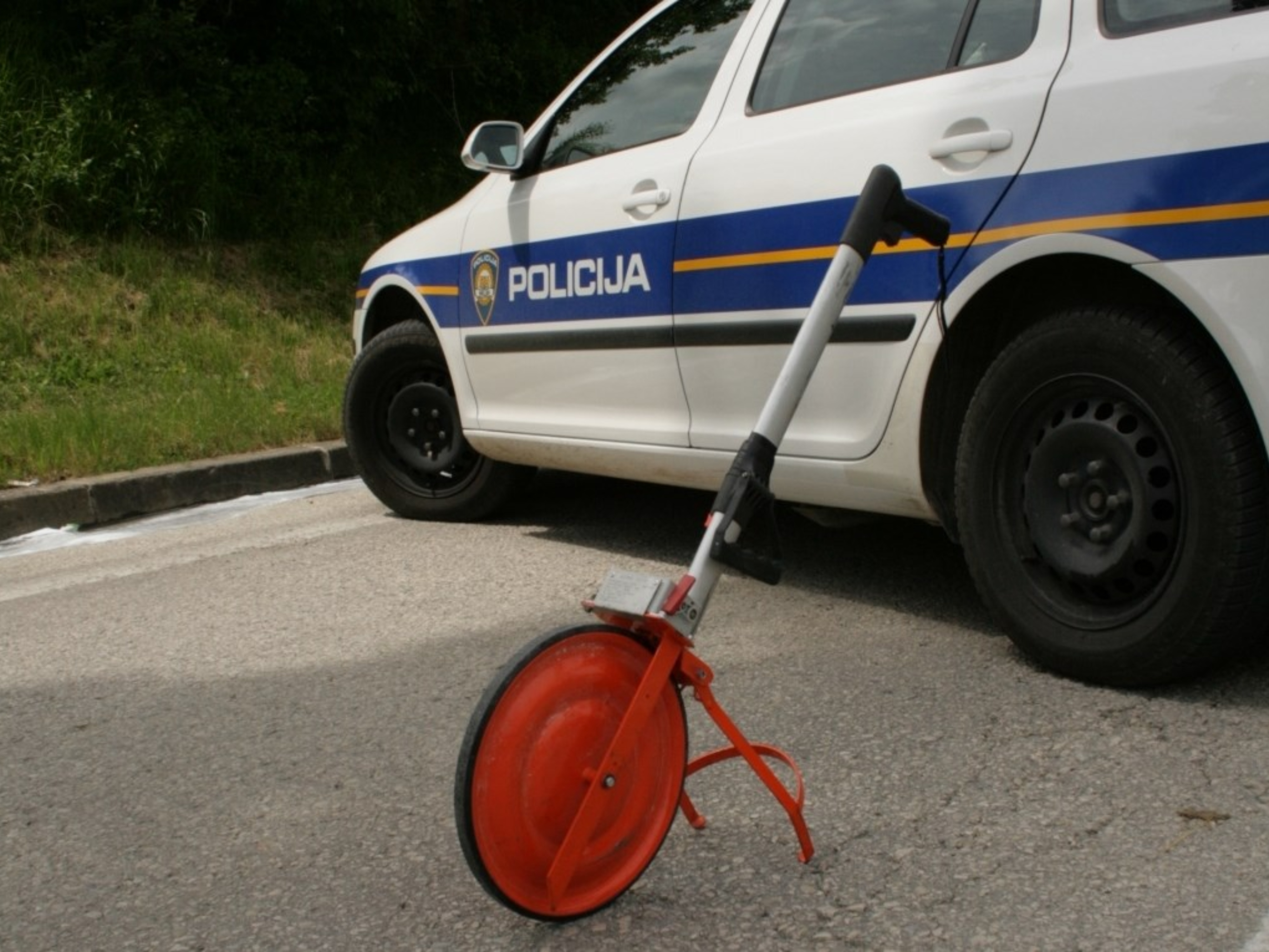 Kod Poreča pijan vozio prebrzo pa udario u nasip
